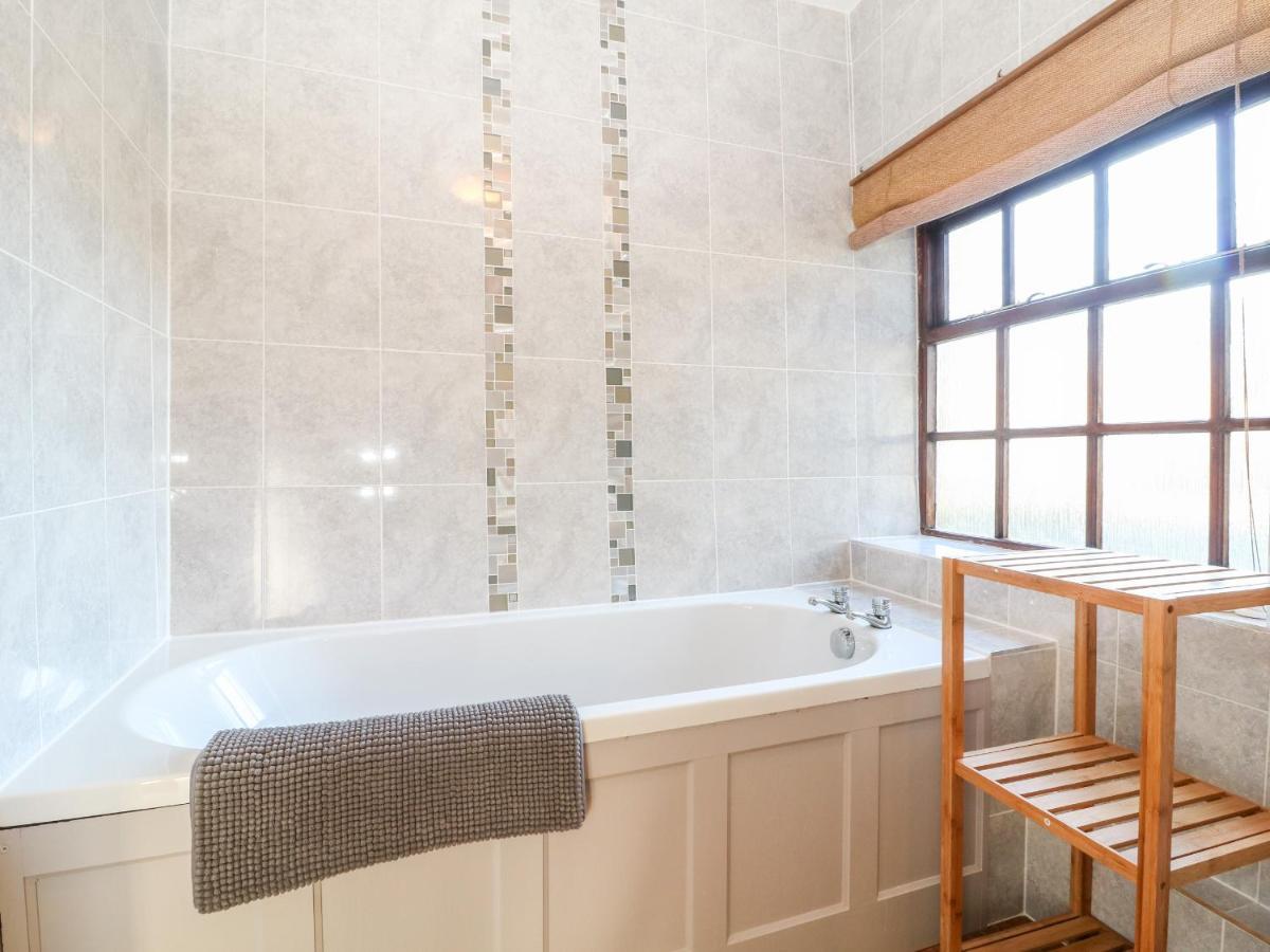 באנבורי Spring Cottage מראה חיצוני תמונה
